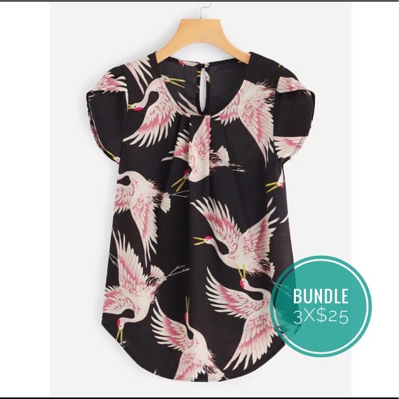 Tops - 3️⃣✖️2️⃣5️⃣⭐️Black Animal print top nwt 🌟